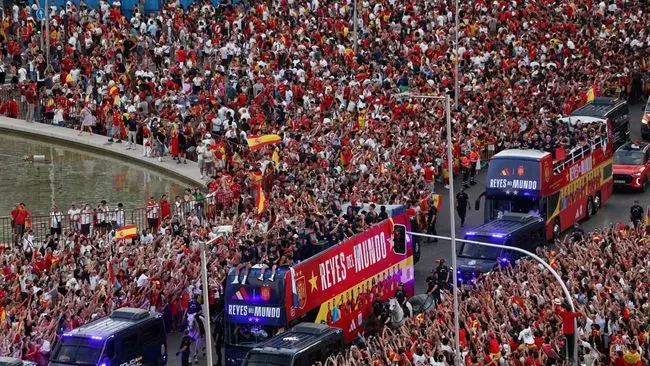pawai juara Spanyol Piala Dunia
