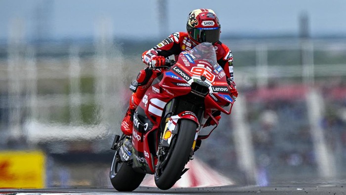 marq marquez di atas motor